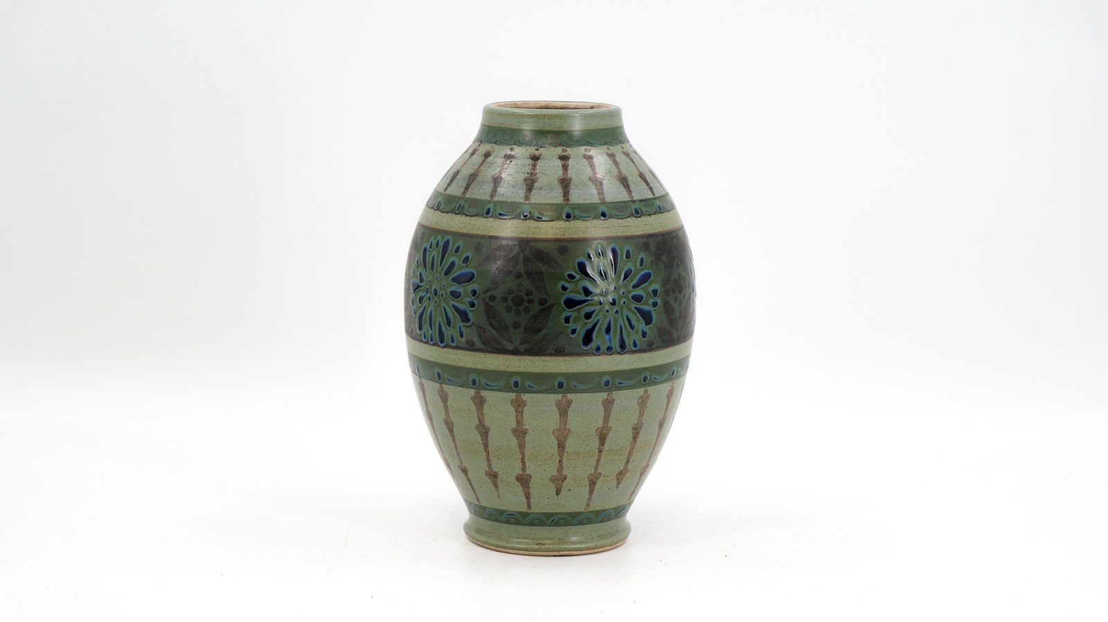 A Belgian BOCH KERAMIS Art Deco glazed ceramic vase by Charles CATTEAU (1880-1966), flora decor D651: A Belgian BOCH KERAMIS Art Deco glazed ceramic vase by Charles CATTEAU (1880-1966), flora decor. Marked and model number: D651 First half 20th century. H: 25 cm