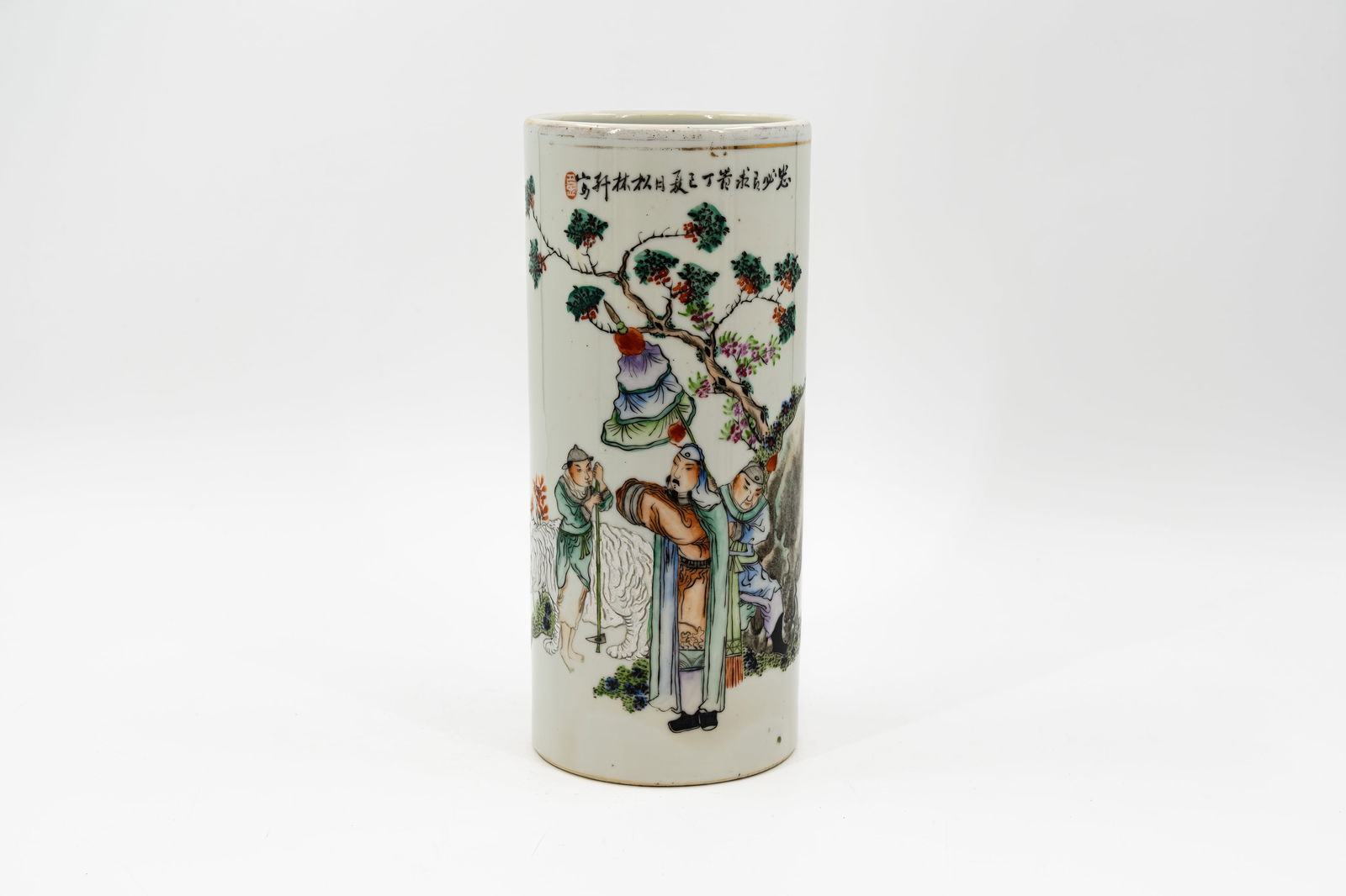 A Chinese Qianjiang decorated and cylindrical shaped porcelain hat vase (1 of 10)