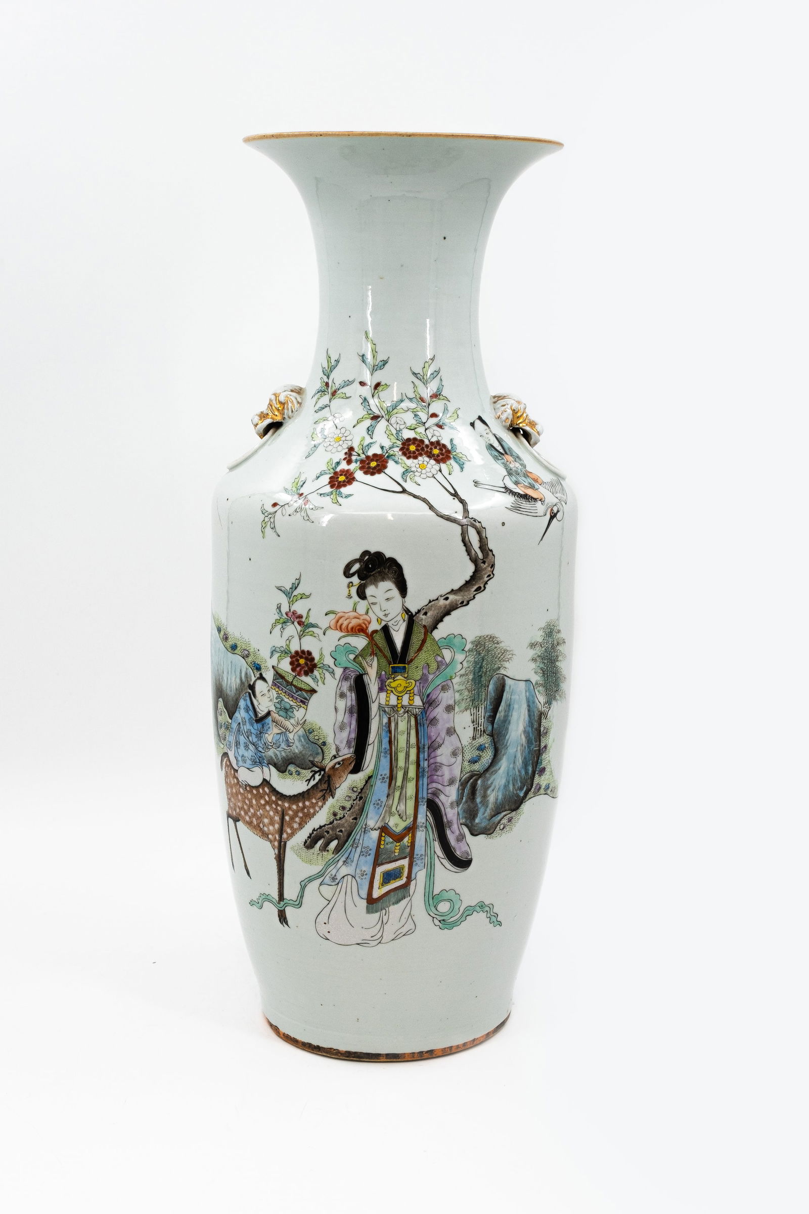 A Chinese Qianjiang cai decorated porcelain vase. Decor of a lady and deer in the garden (1 of 15)