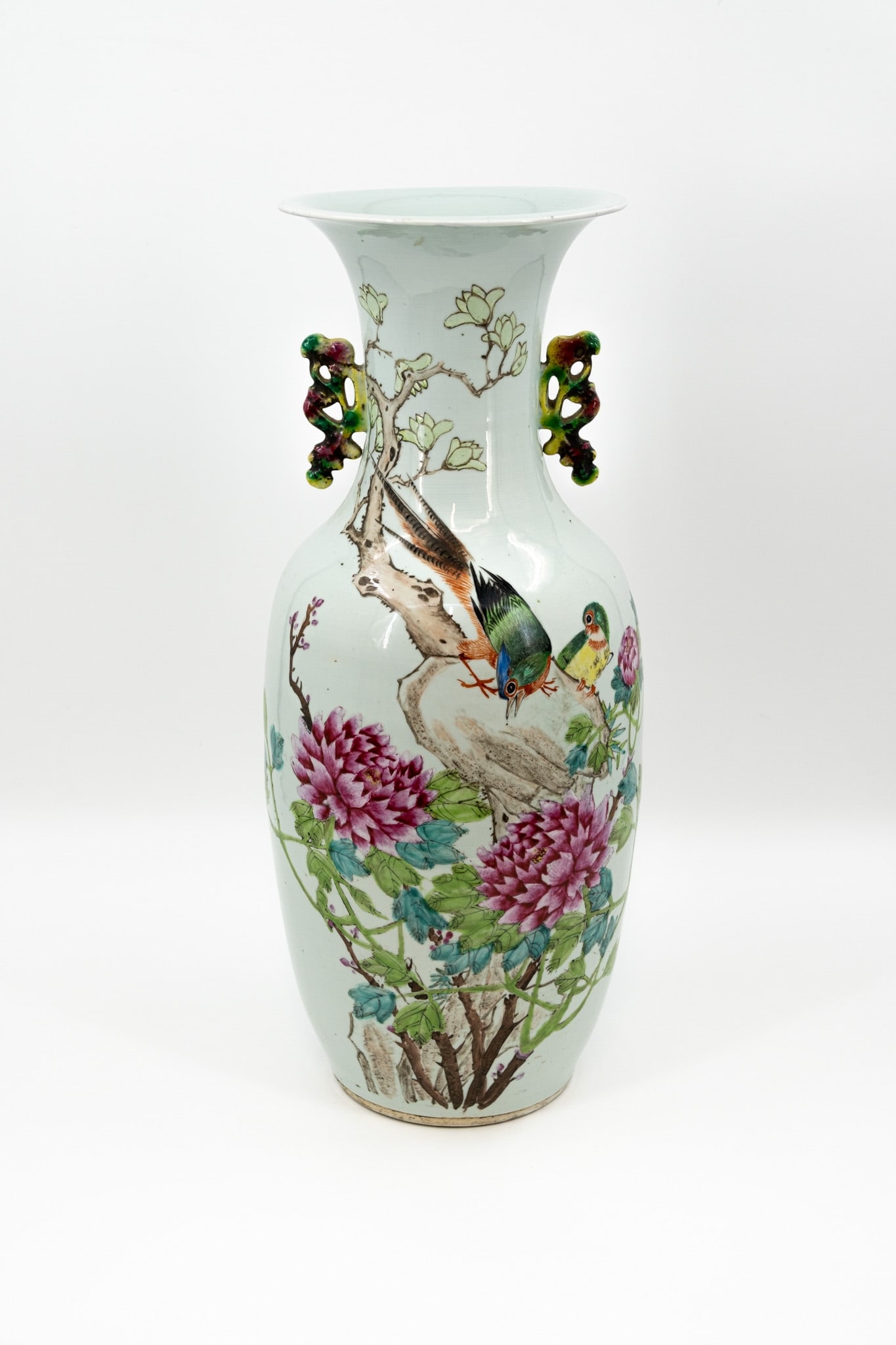 A Chinese Qianjiang and Famille rose porcelain vase decorated with two birds in a flora decor (1 of 14)