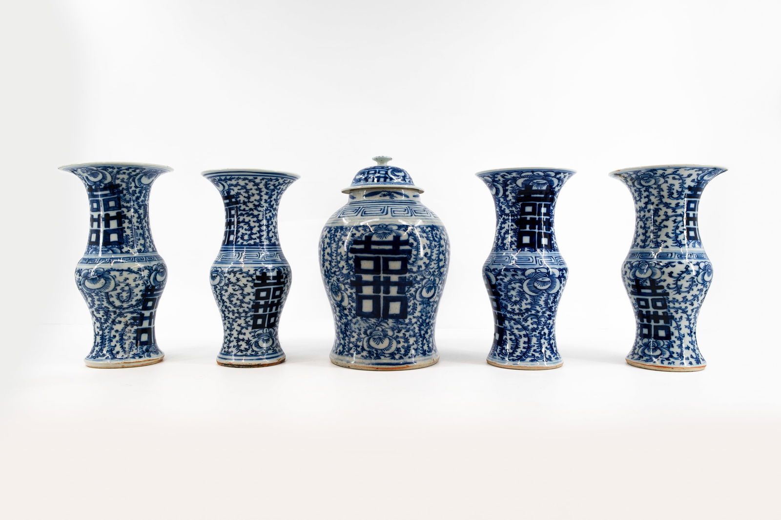 A matching set of five Chinese blue and white decorated porcelain vases (1 of 9)