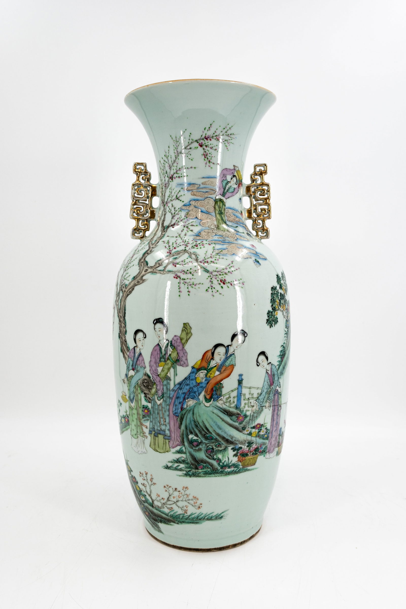 A Chinese Qianjiang decorated porcelain vase with a scene of ladies in the garden (1 of 10)