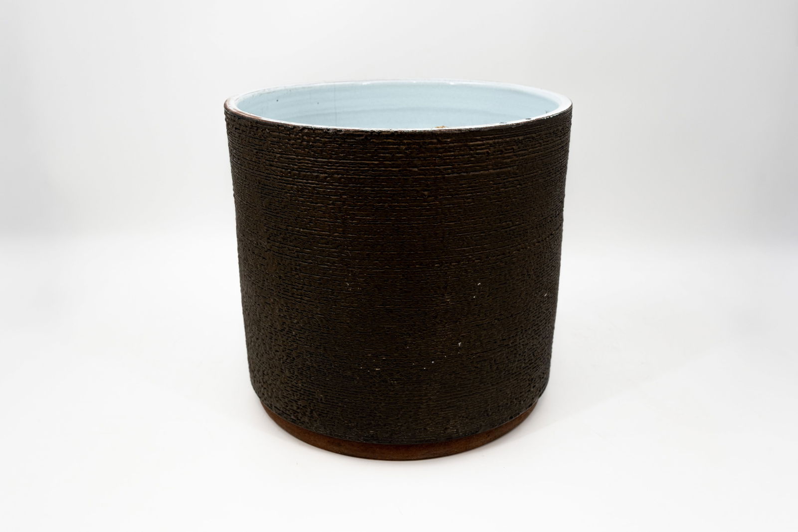 A large vintage Amphora ceramic cache pot (1 of 11)