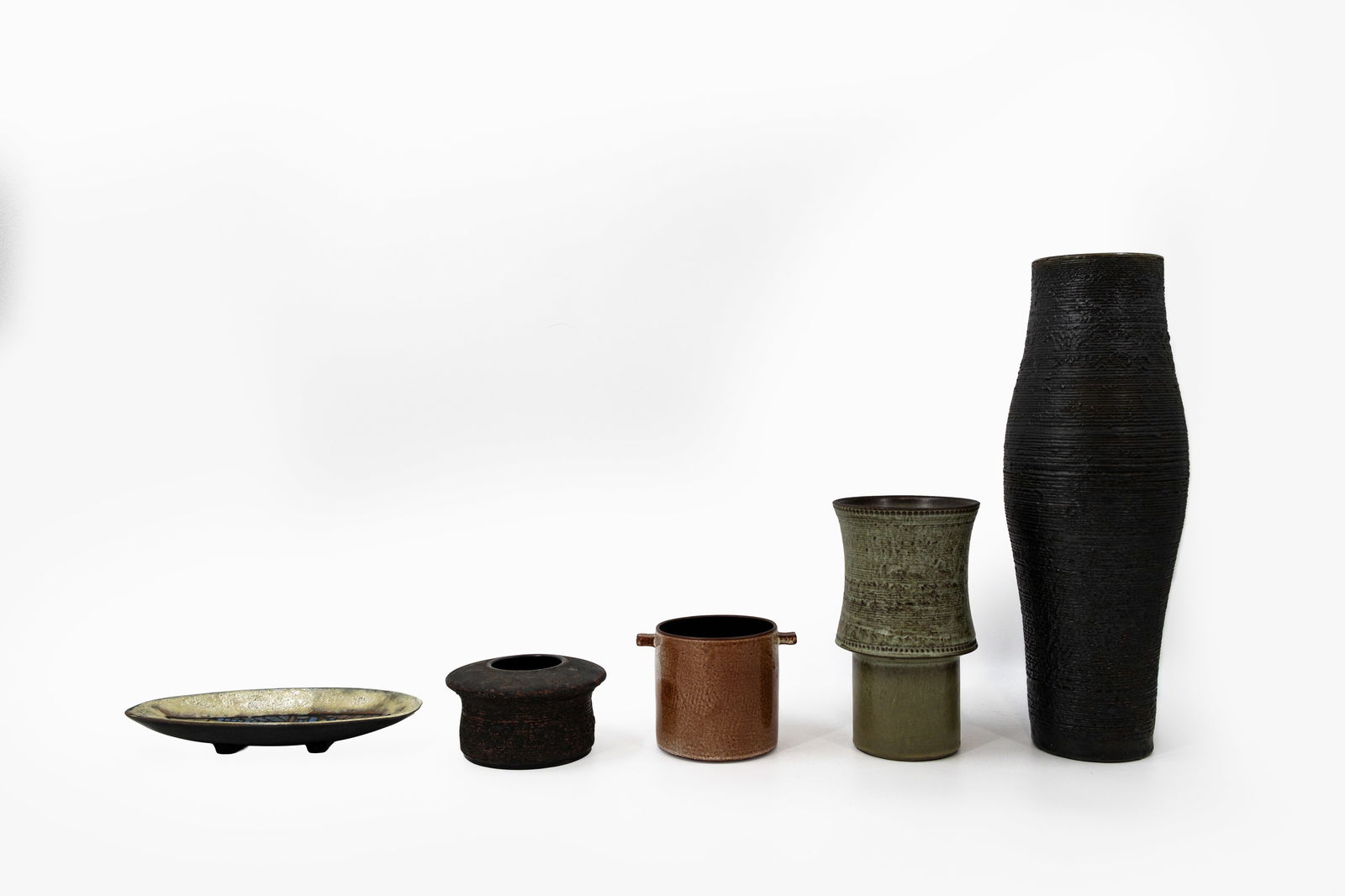 A lot of five vintage ceramic items marked by Amphora (1 of 14)