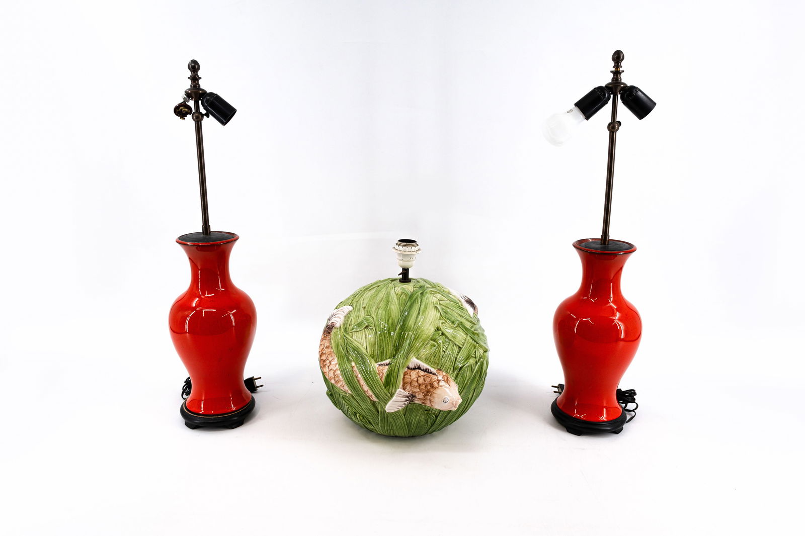 A lot of three decorative vintage ceramic table lamps (1 of 17)