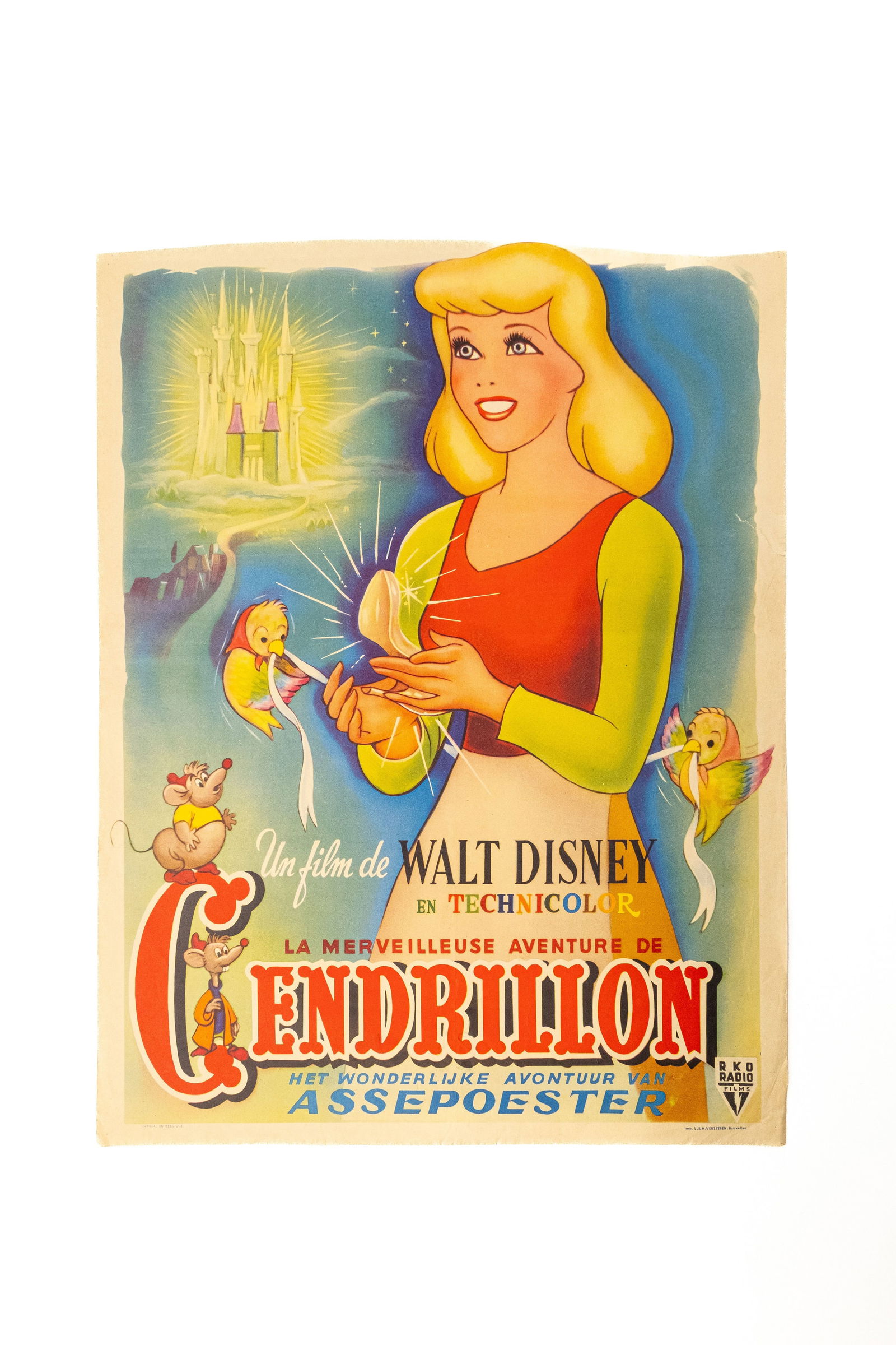An original Belgian vintage movie theater poster for Disney movie "Cinderella": An original Belgian vintage movie theater poster for Disney movie "Cinderella". H: 47,5 - W: 36 cm