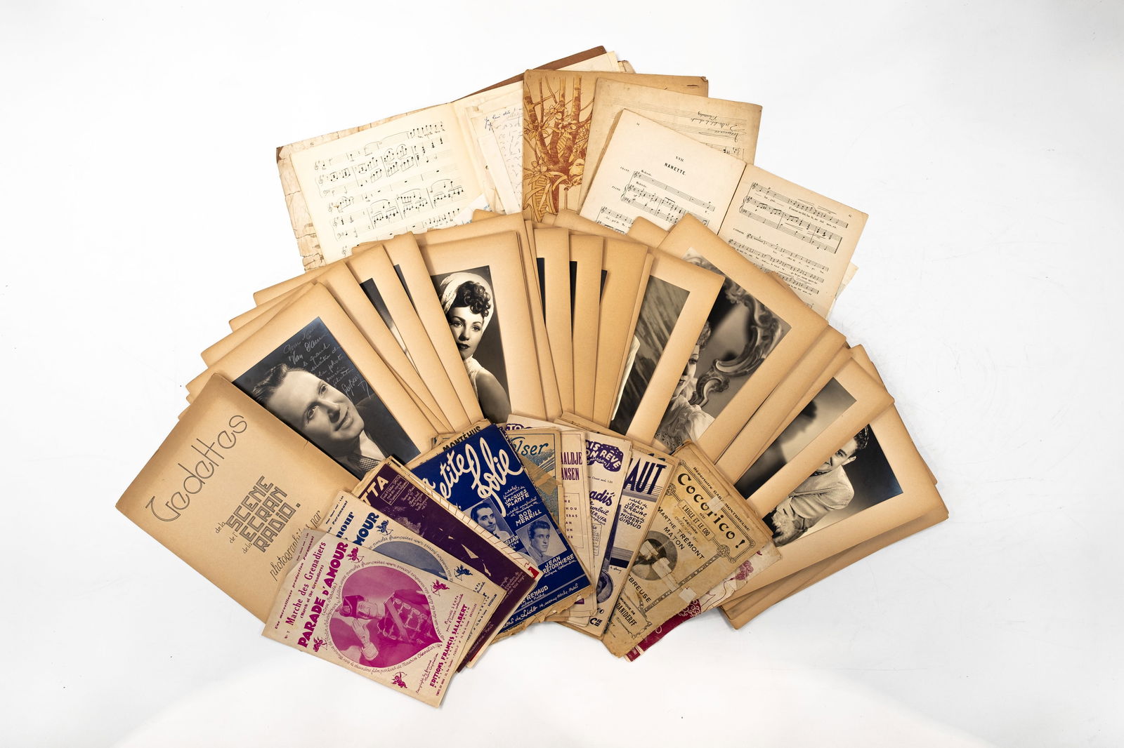 A collection of diverse vintage movie and celebrity memorabilia (1 of 4)