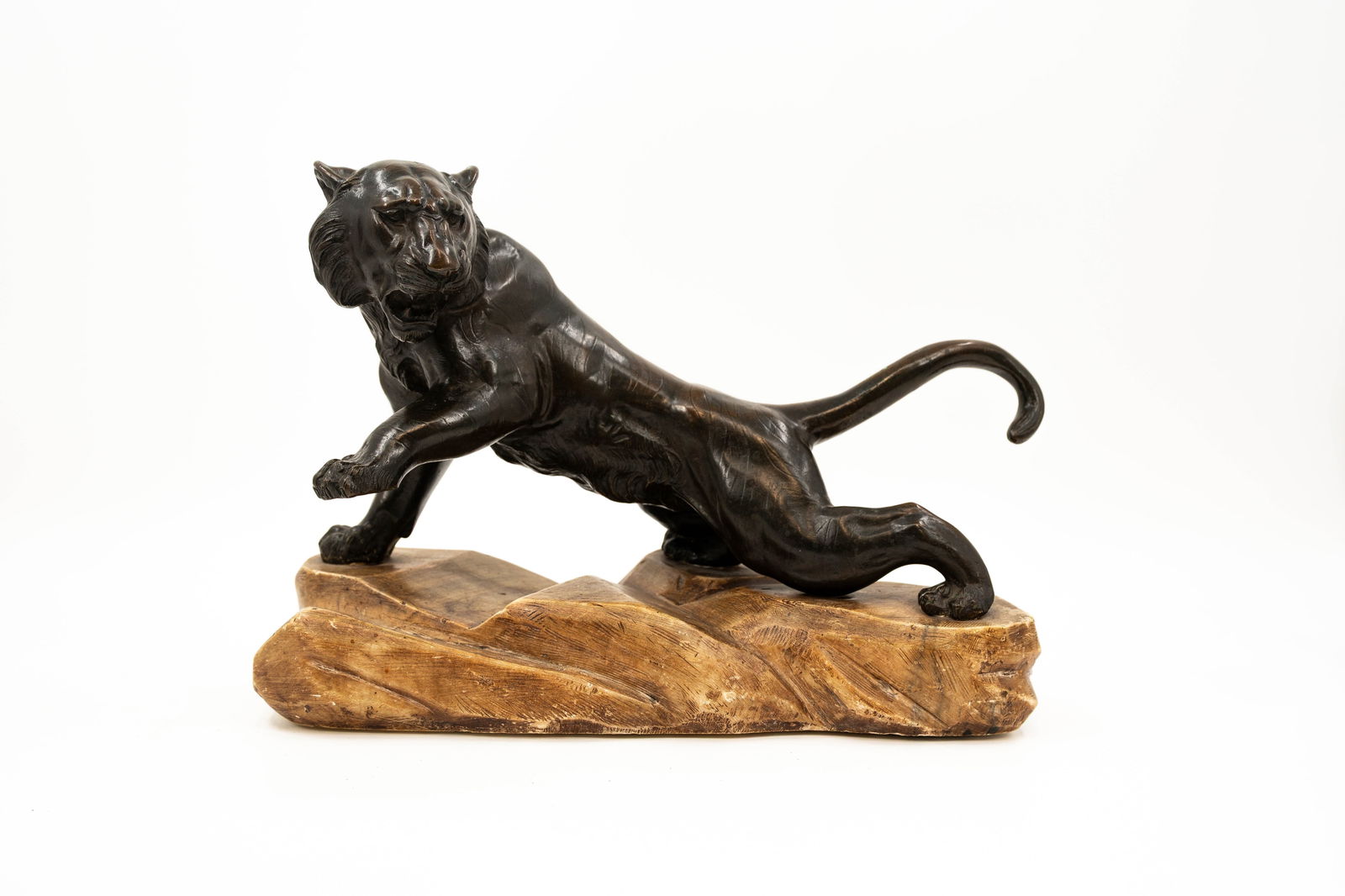 ANONYMOUS (XIX) An antique patinated bronze sculpture of a standing tiger (1 of 10)