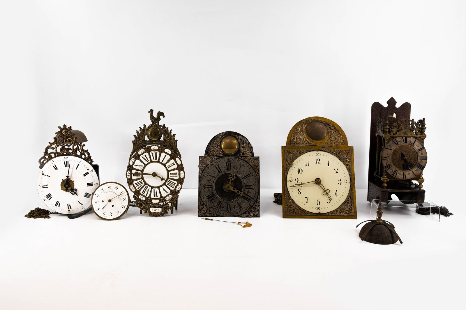 A composed lot of six various mechanism clocks for reconstruction or parts (1 of 9)