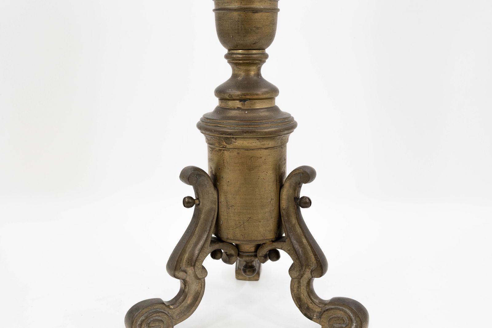 A lot of two large and antique different bronze and brass candle holders - 8