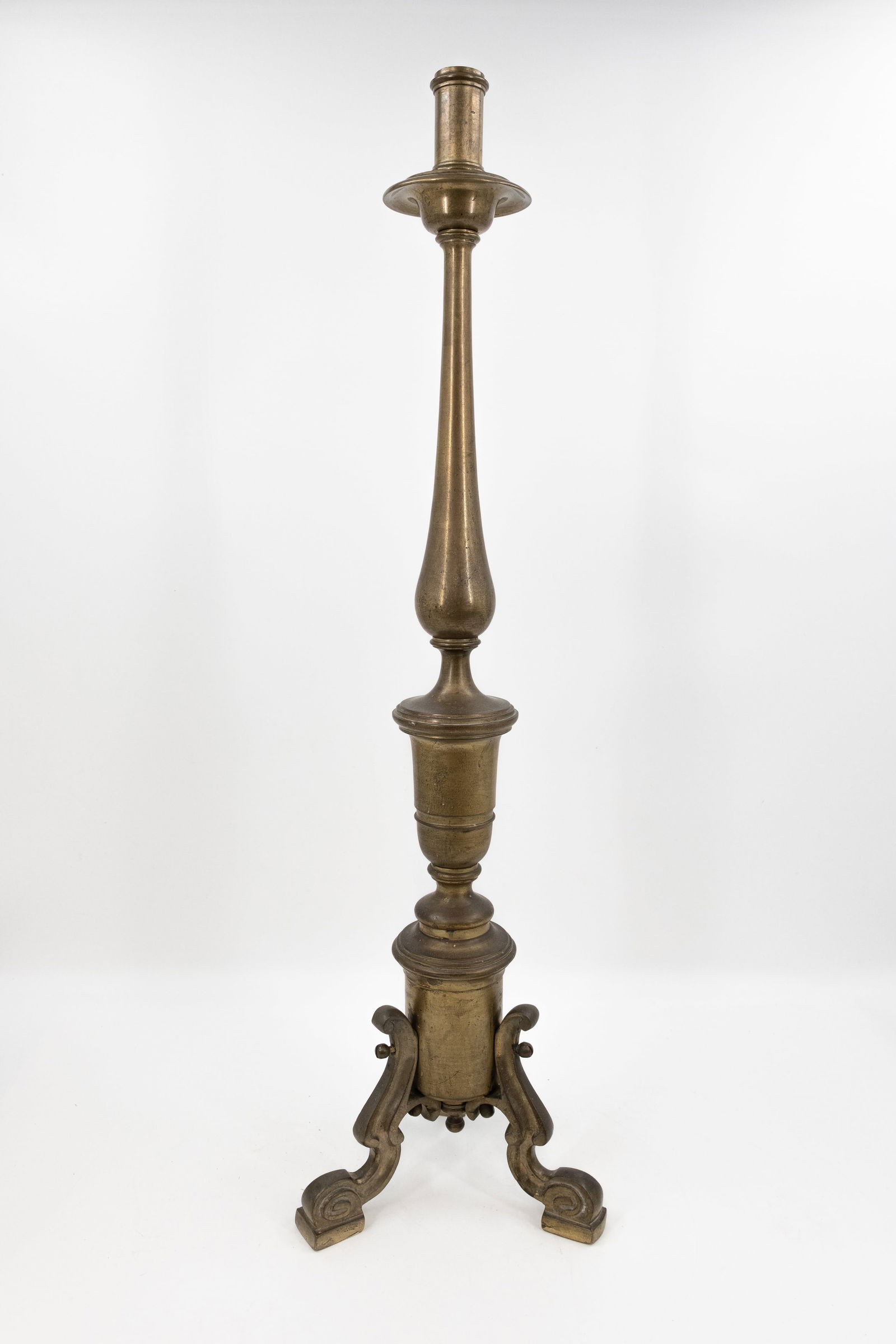 A lot of two large and antique different bronze and brass candle holders - 9