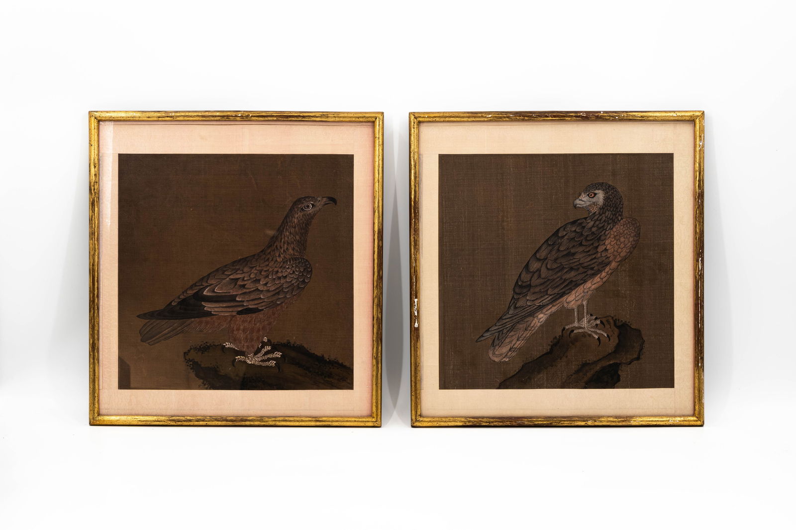 A lot of two antique Japanese watercolor on silk paintings: A lot of two antique Japanese watercolor on silk paintings depicting birds. 19th century. H: 32 - W: 32 cm