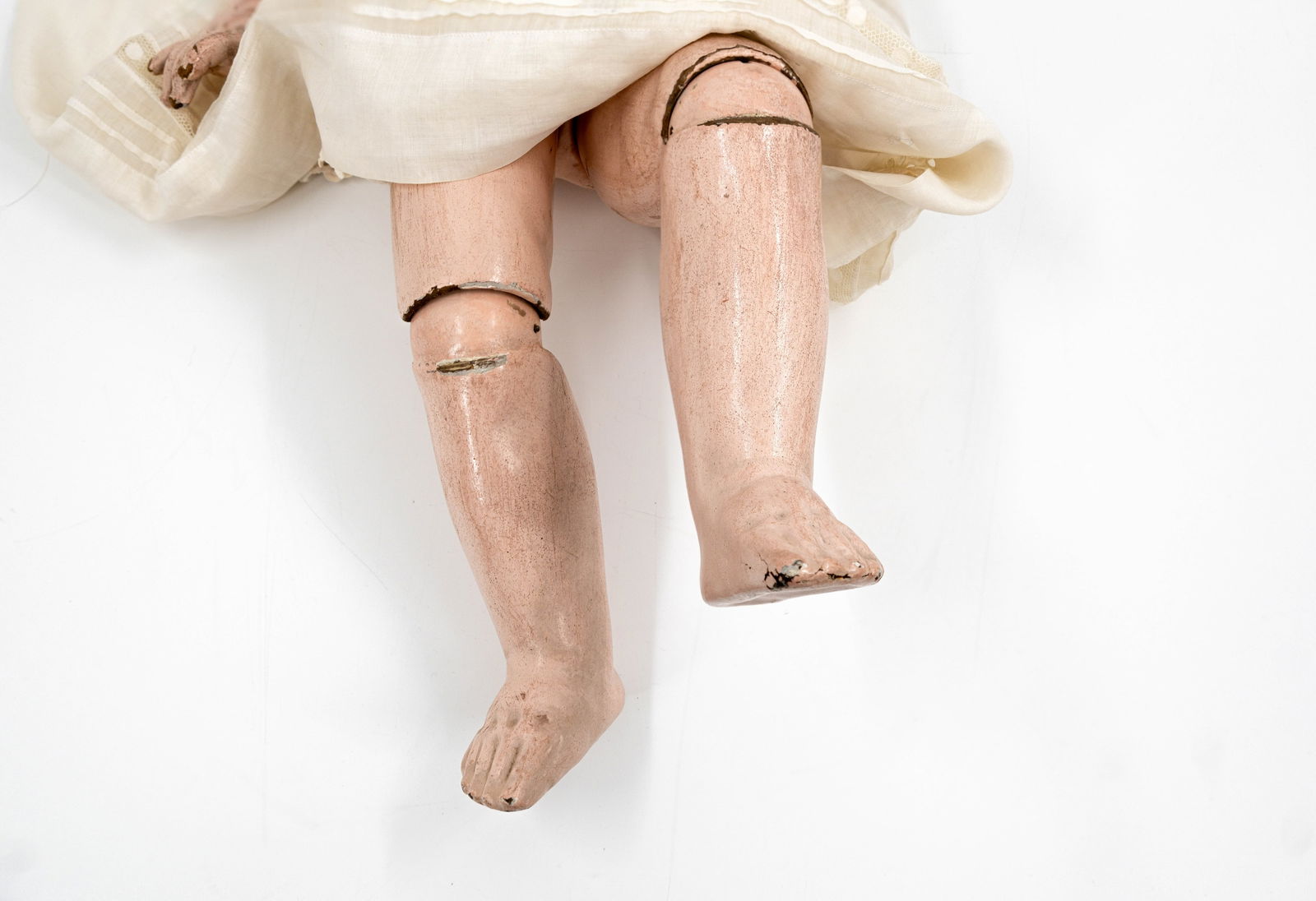 JUMEAU (1842-1899) An antique doll with a bisquit head and glass eyes - 4