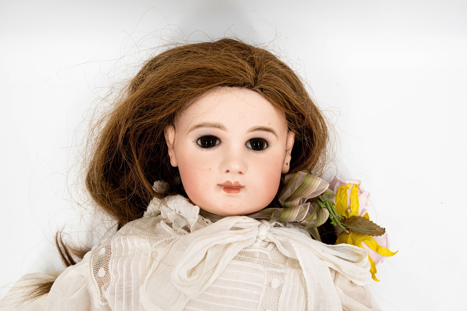 JUMEAU (1842-1899) An antique doll with a bisquit head and glass eyes - 7