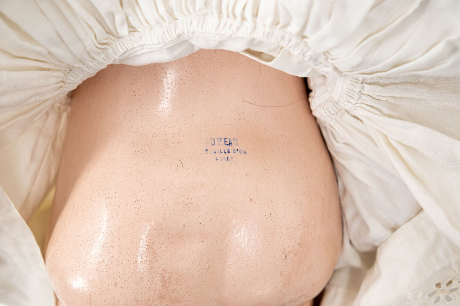 JUMEAU (1842-1899) An antique doll with a bisquit head and glass eyes - 9