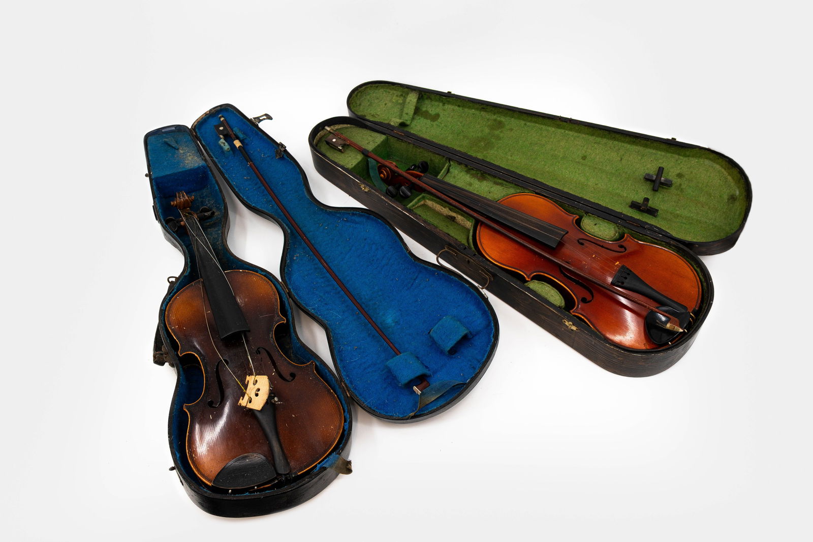 A lot of two various antique violins in protecting box (1 of 16)