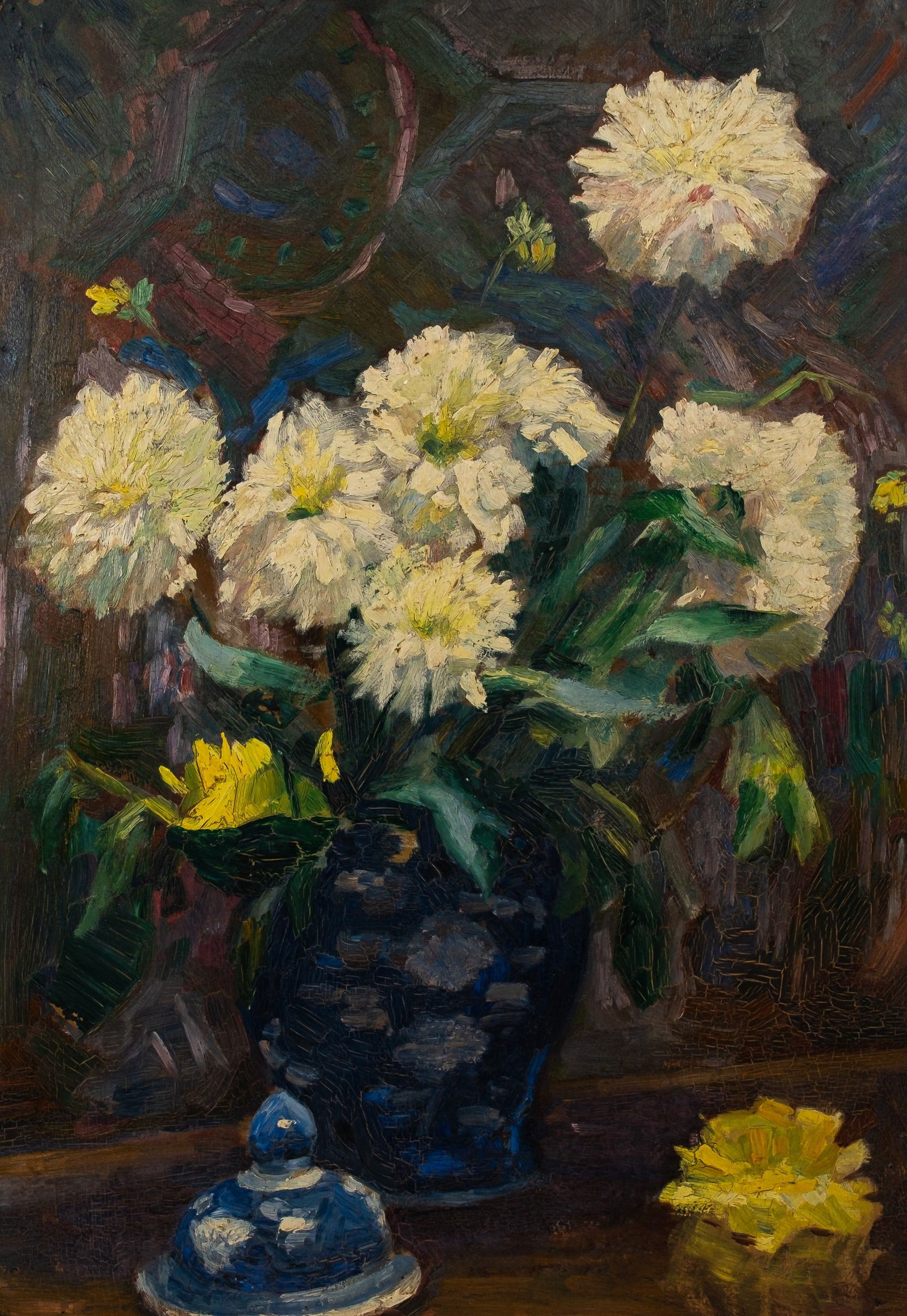 Marcel DYF (1899-1985) A large French oil on board still life painting of chrysanthemums: Marcel DYF (1899-1985) A large French oil on board still life painting of chrysanthemums arranged in a blue and white Chinese-style vase. Unsigned, first half of the 20th century. H: 75 - W: 52 cm