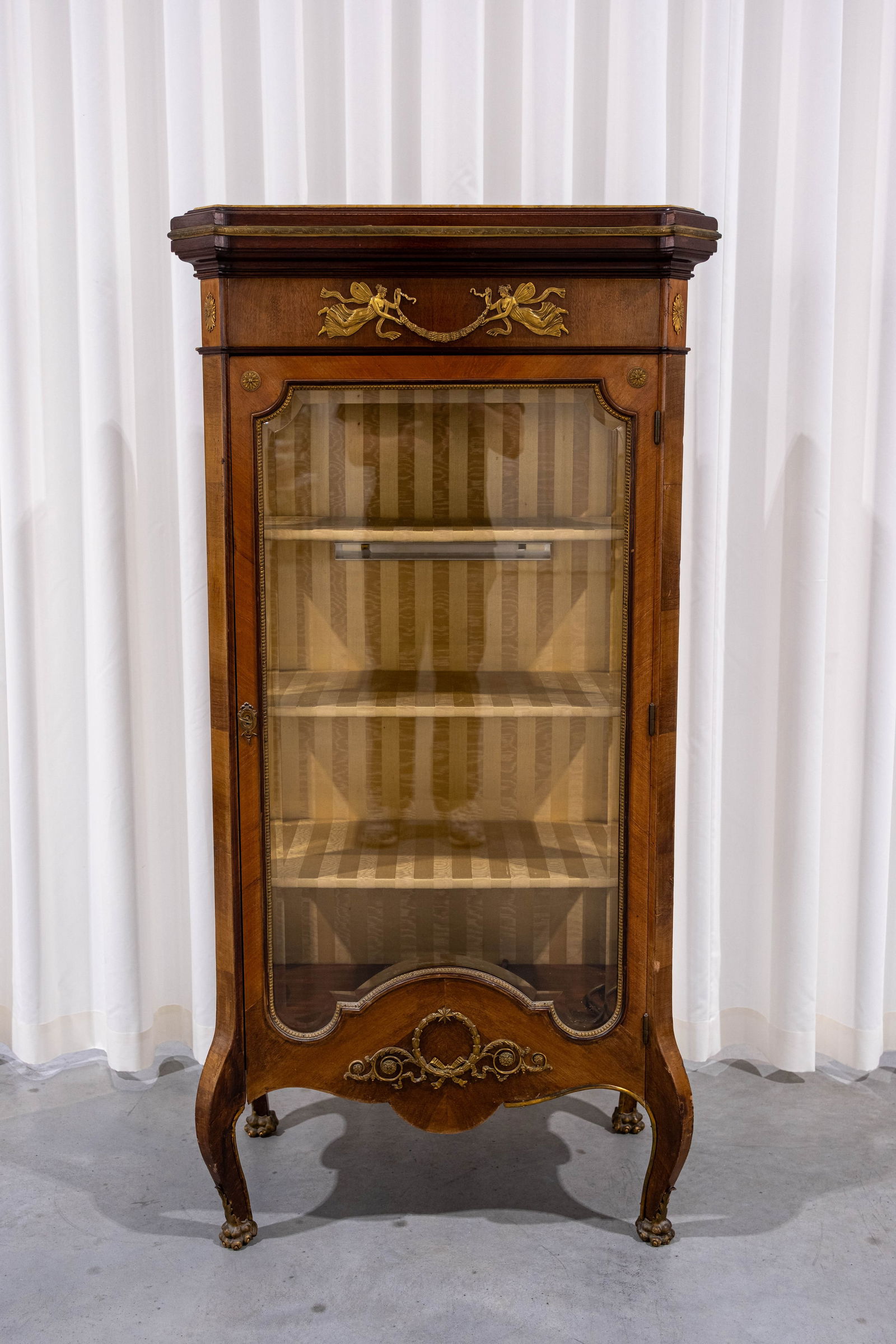 Heinrich IRMLER (1839-1914) An antique veneer wood display cabinet (1 of 15)
