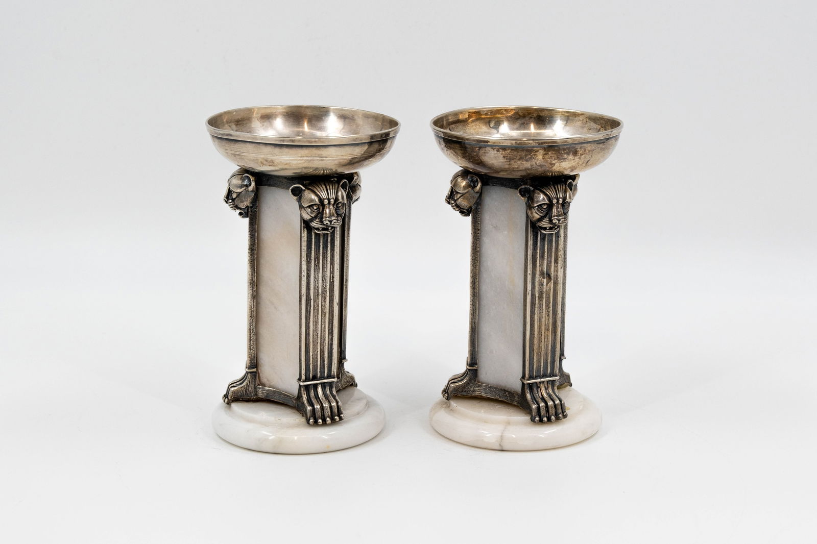 An art deco style pair silver mounted alabaster marble urn vases with Jaguar shaped head - 2