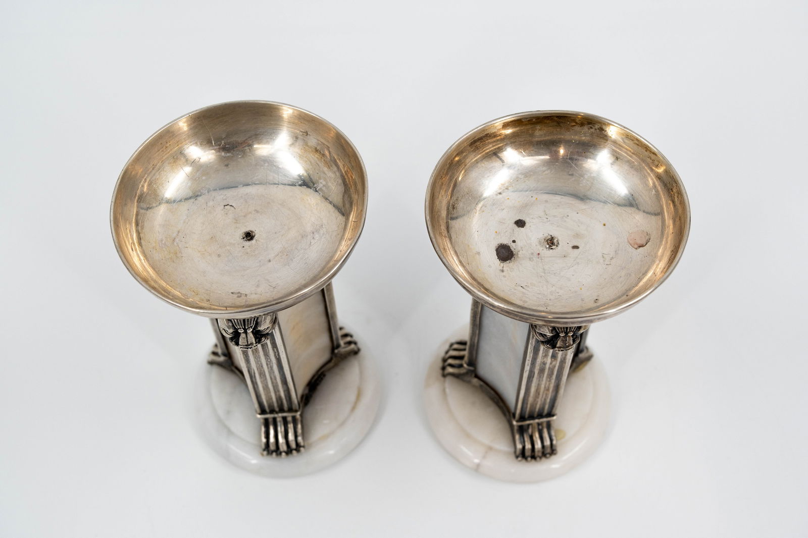 An art deco style pair silver mounted alabaster marble urn vases with Jaguar shaped head - 8
