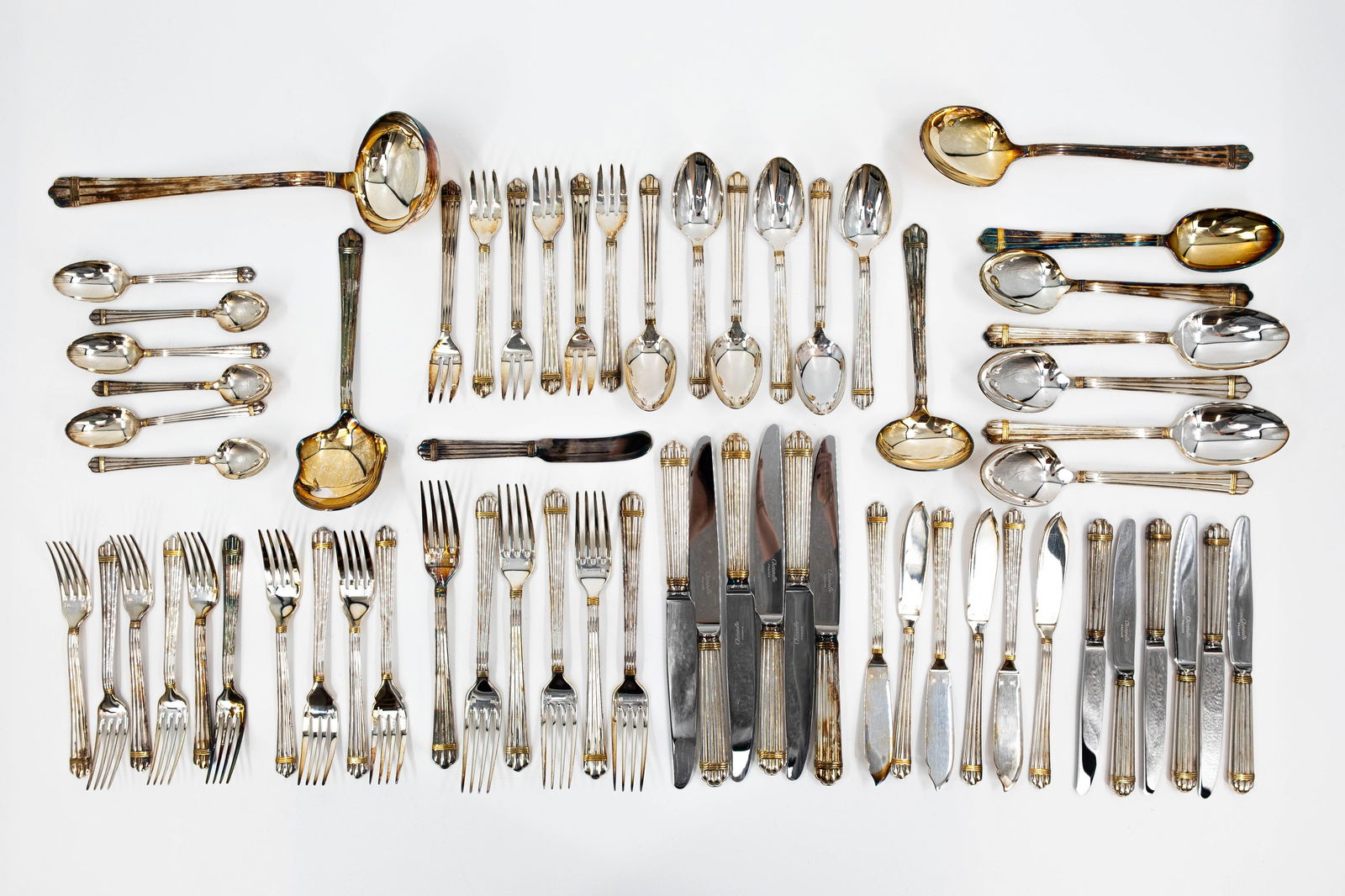 A French silver-plated CHRISTOFLE 63-piece cutlery set - model Aria: A French silver-plated CHRISTOFLE 63-piece cutlery set for 6 persons - model Aria. Consisting of: - 6 soup spoons. - 6 dessert spoons. - 6 teaspoons. - 6 dinner forks. - 4 fish forks. - 6