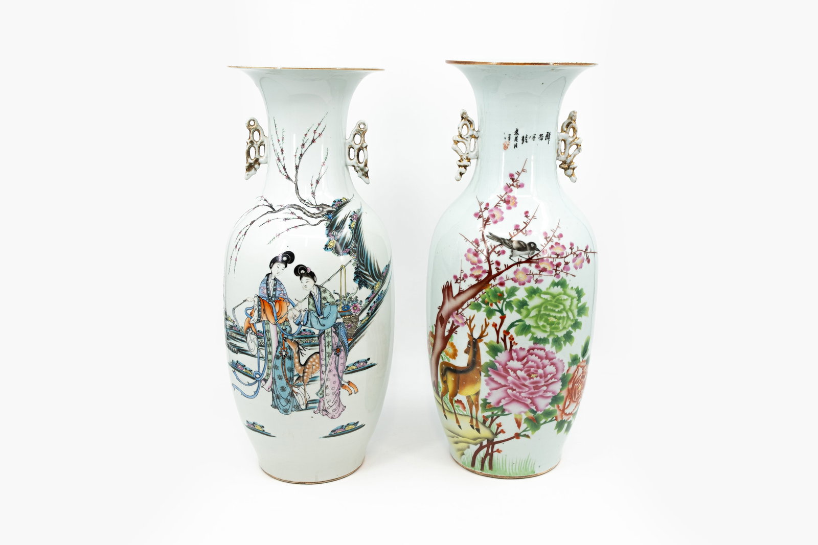 A composed lot of two Chinese Qianjiang various decorated porcelain vases (1 of 16)