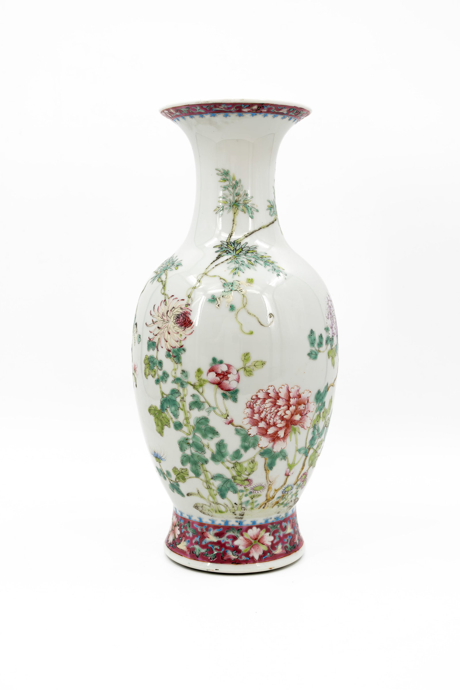 A Chinese Famille rose finely floral decorated porcelain vase (1 of 11)