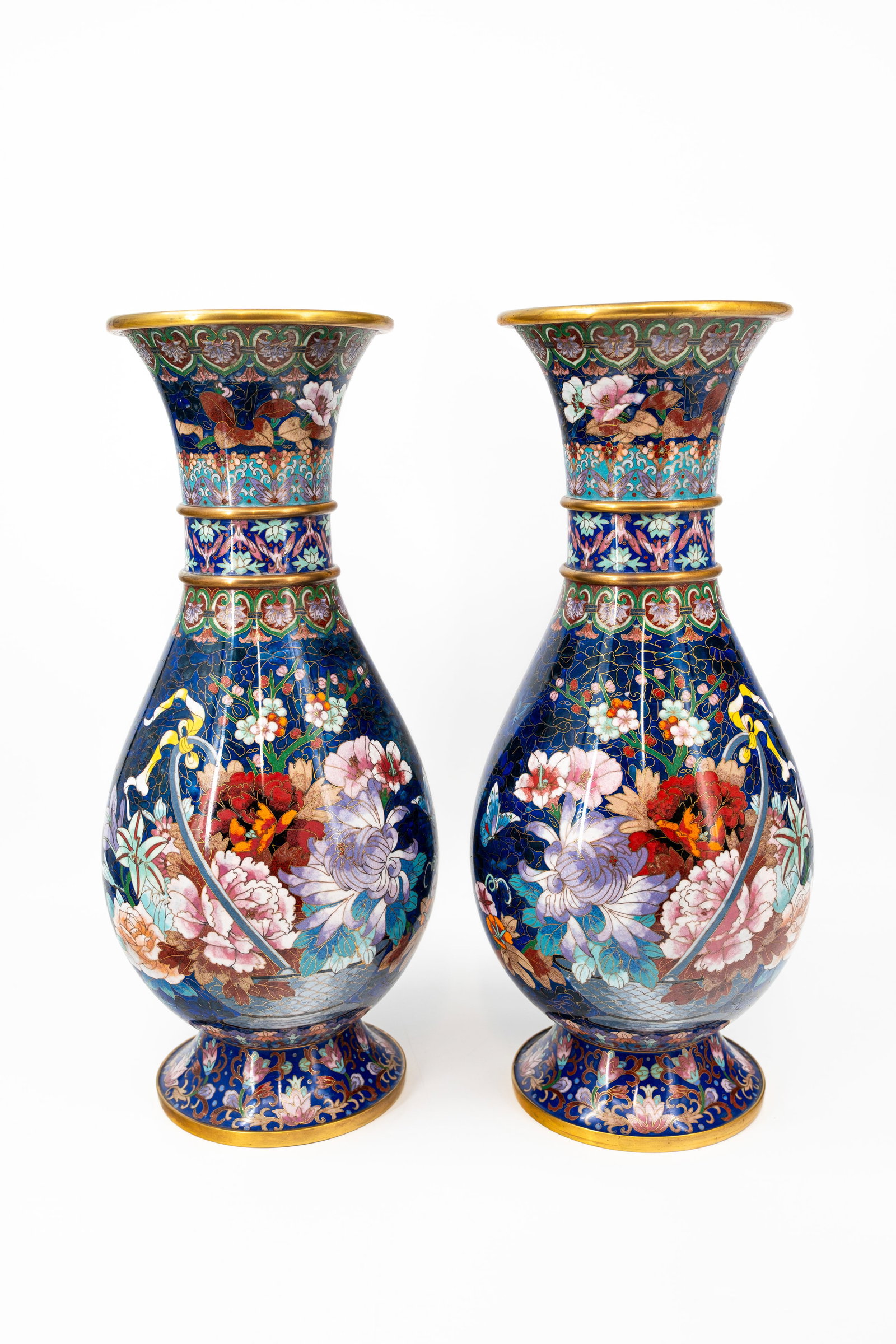 A pair of large and Chinese finely floral decorated cloisonne vases (1 of 7)