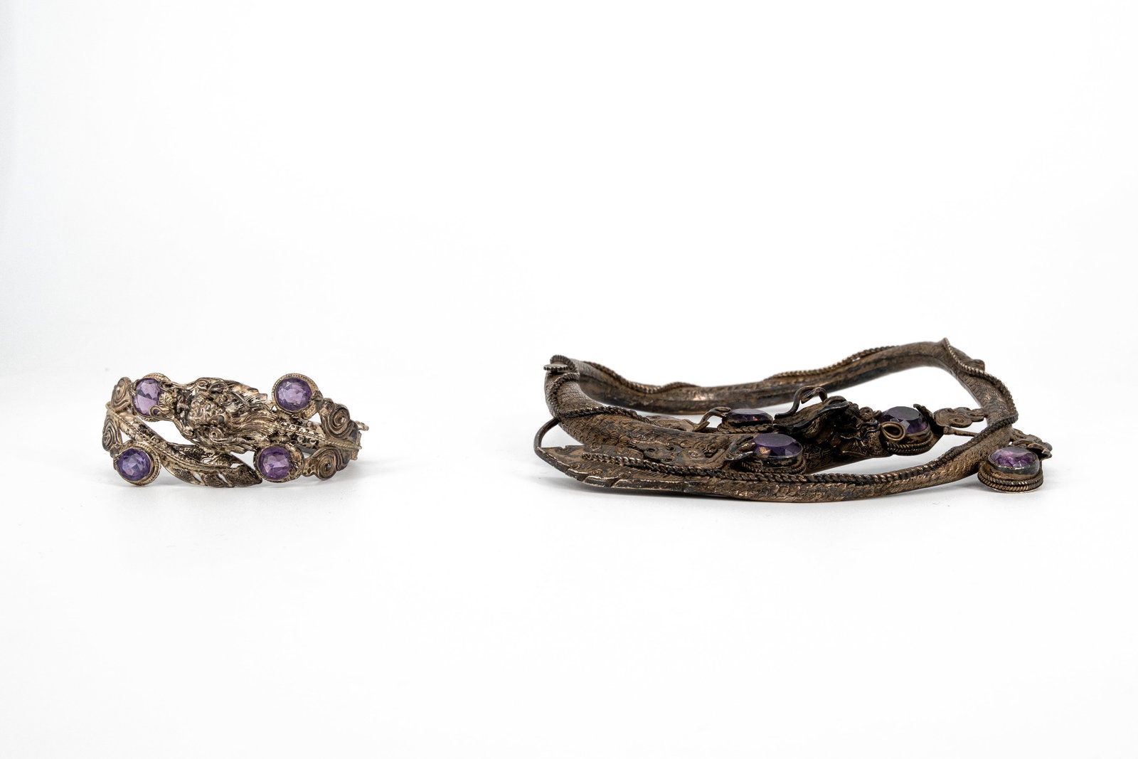 A Chinese silver, with dragon decorated necklace and bracelet (1 of 16)