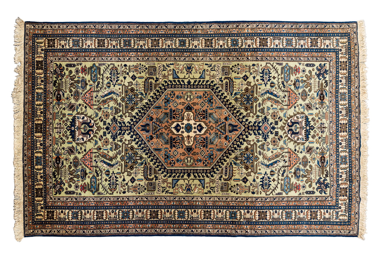 A large and finely hand-knotted Persian wool rug: A large and finely hand-knotted Persian wool rug decorated with a large central hexagonal medallion filled with stylised animal and geometric motifs. Iran, probably Heriz, 20th century. L: 268,5 - W: 