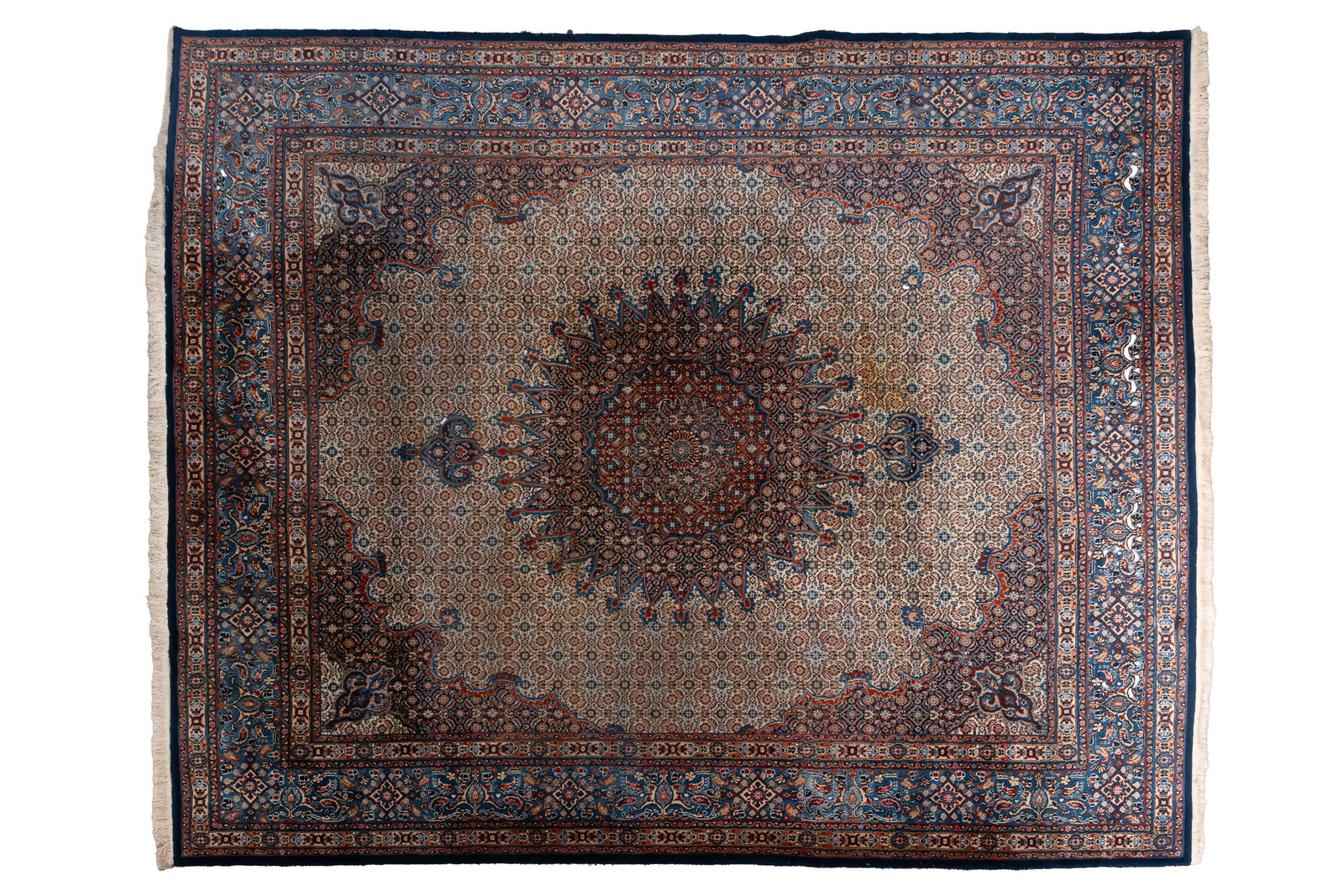 A large hand-knotted Persian wool carpet with Oriental decoration (1 of 11)