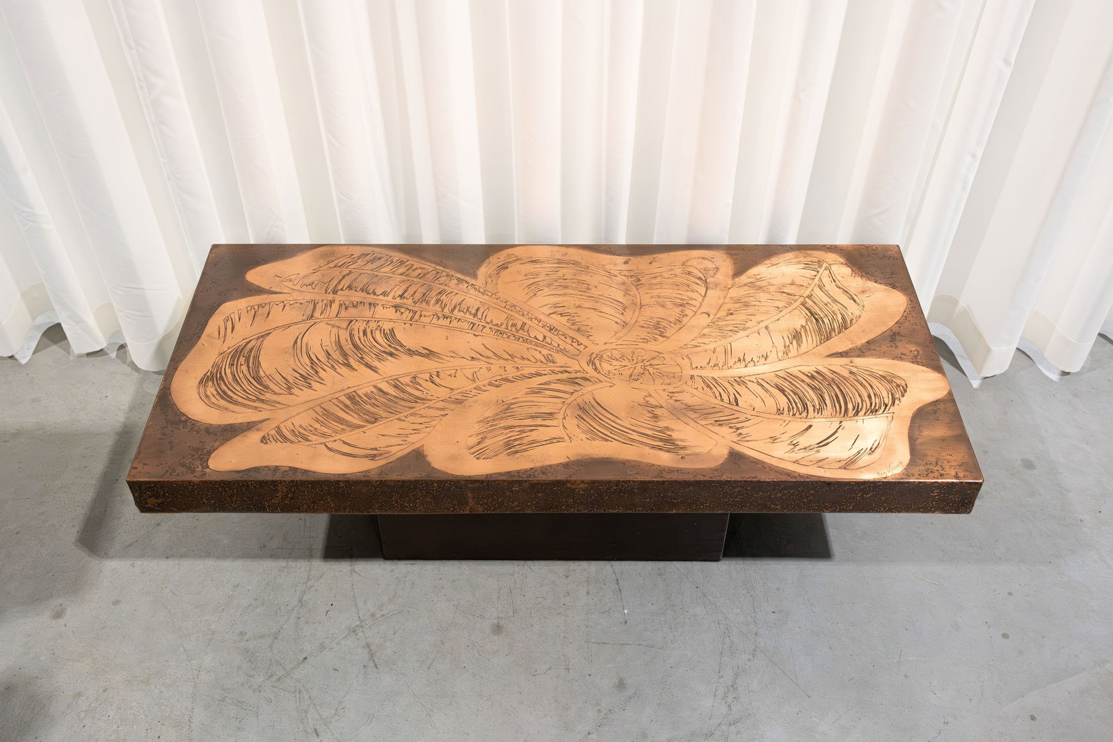 Marc D'HAENENS (XX) A vintage etched decorated copper coffee table: Marc D'HAENENS (XX) A vintage etched decorated copper coffee table. Signed, circa 1970s. H: 38 - W: 124 - D: 55 cm