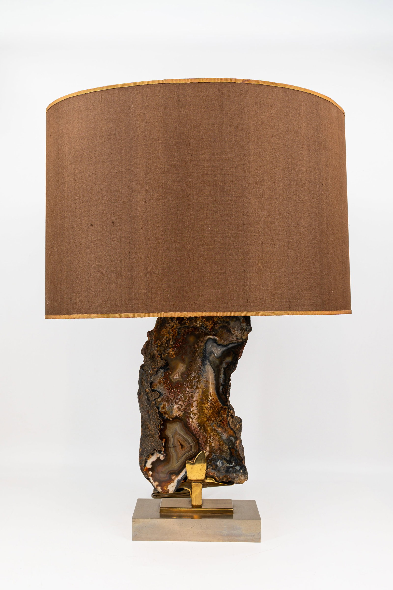 A large decorative vintage brass table lamp decorated with a large and polished agate slice (1 of 10)