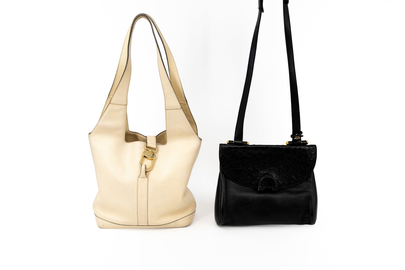 A composed lot of two Delvaux handbags in leather (1 of 18)