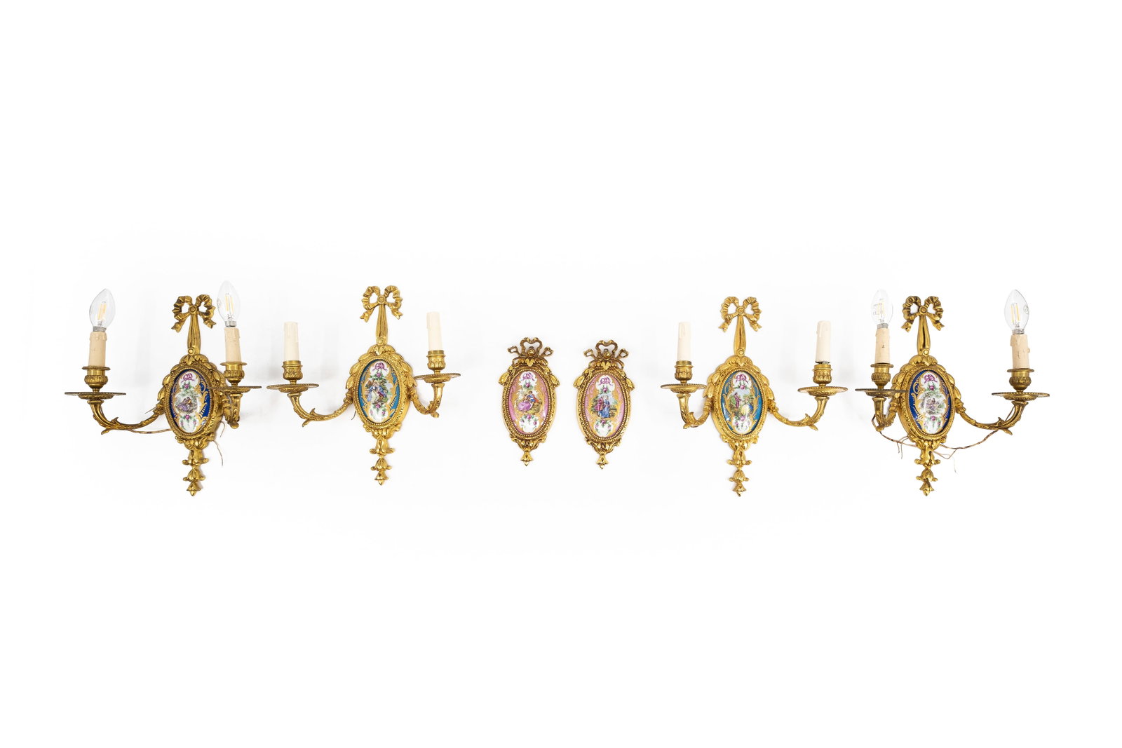 A matching lot of four Louis XVI style wall light scones and two similar wall ornaments (1 of 13)
