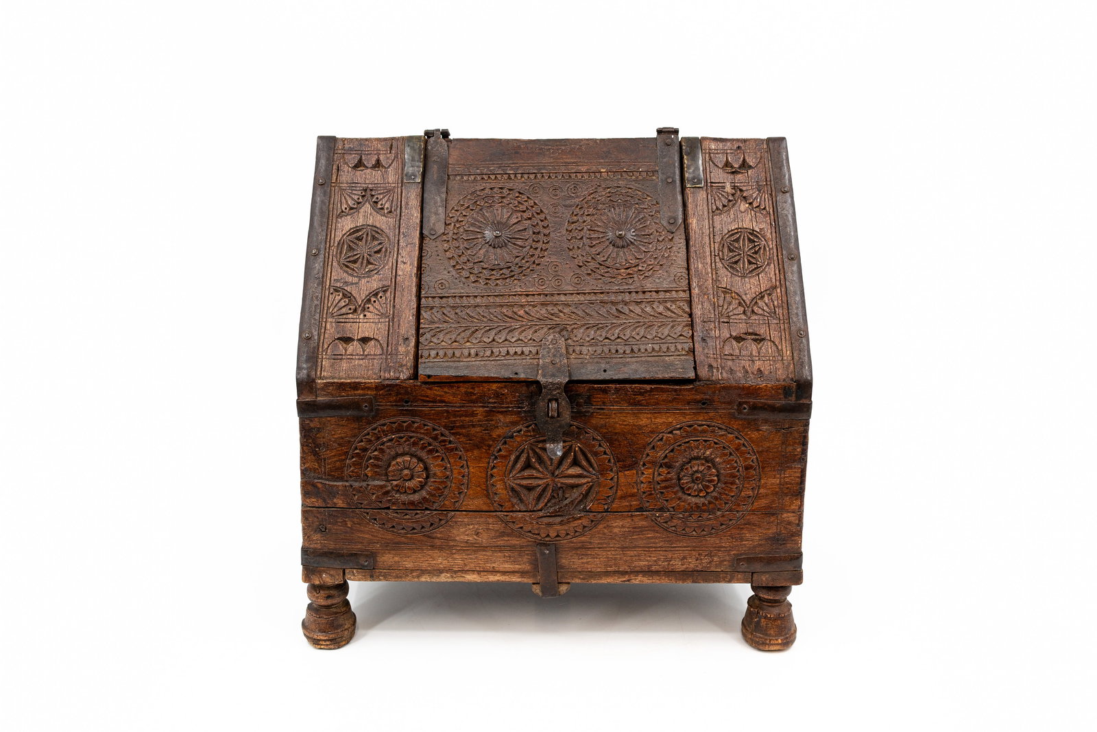An antique Eastern carved wooden decorated bridal chest (1 of 14)