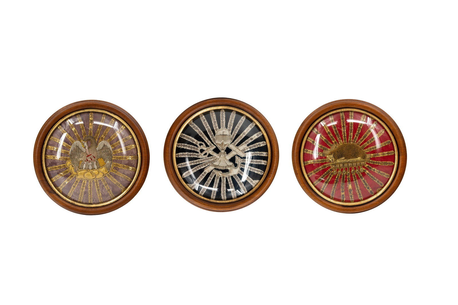 A lot of three antique religious finely decorated embroidery altar frontals: A lot of three antique religious finely decorated embroidery altar frontals. Framed and glass protected. First half 20th century. W: 29,5 cm