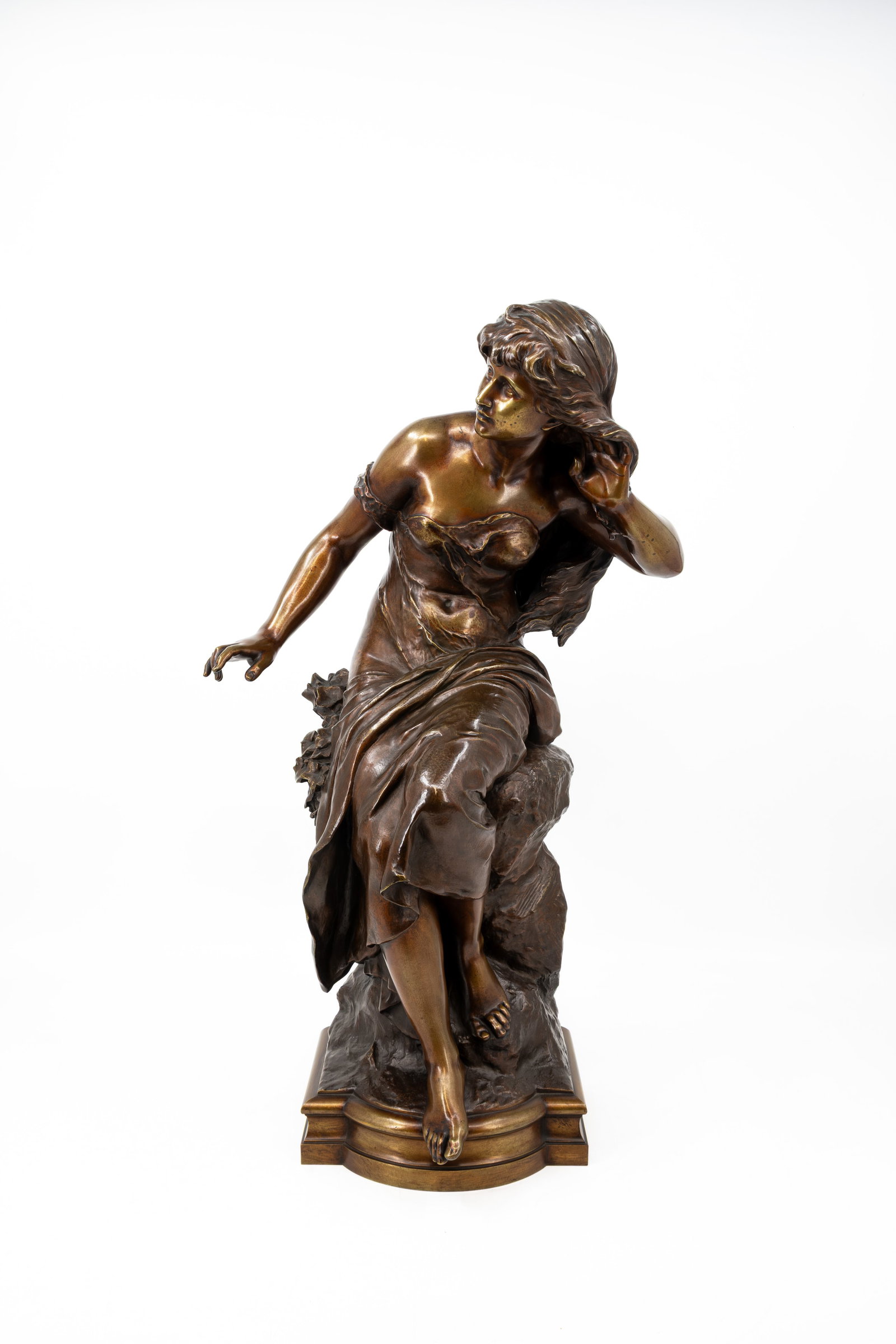 Mathurin MOREAU (1822-1912) "L'Echo" An antique French patinated bronze sculpture: Mathurin MOREAU (1822-1912) "L'Echo". An antique French patinated bronze sculpture of a sitting lady. Signed and marked "Hors Concours". 19th century. H: 71 cm
