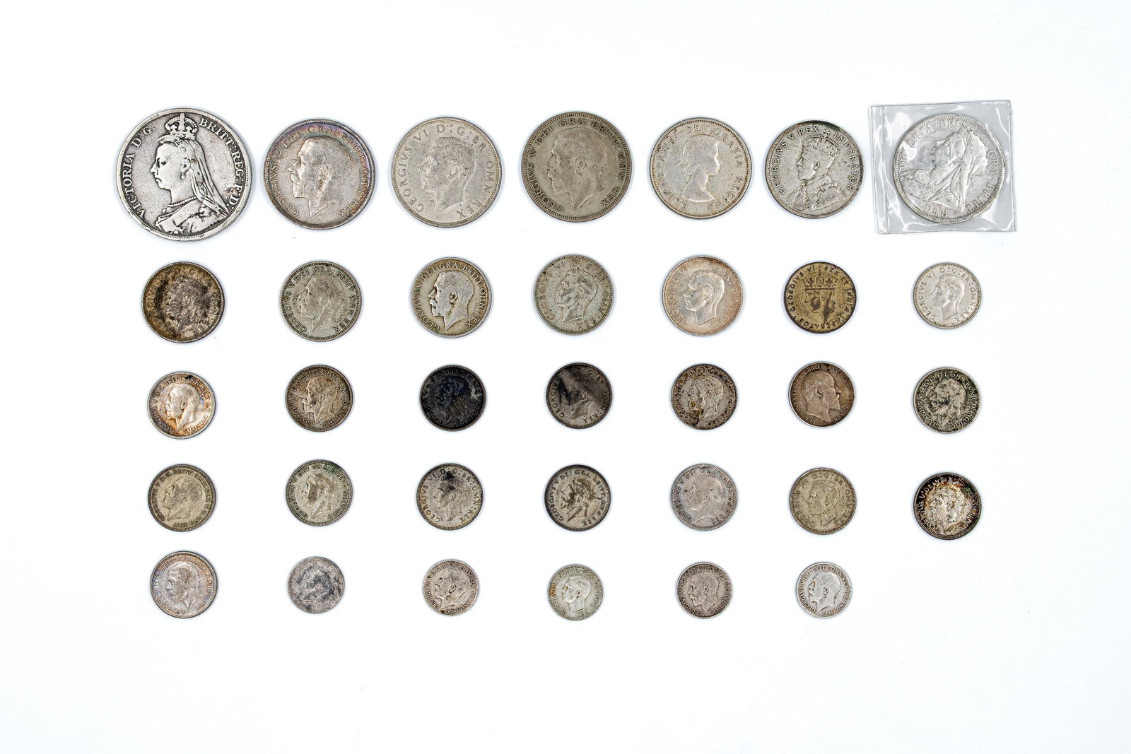 A lot of 34 silver coins, mainly British issues, 19th-20th century (1 of 2)