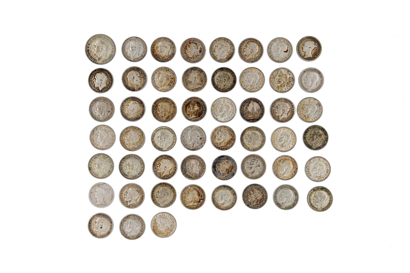 A lot of 51 British silver coins, 19th-20th century: A lot of 51 British silver coins, 19th-20th century. Comprising mainly small denomination issues, including numerous threepences and related types, with royal portraits and denomination designs. Total