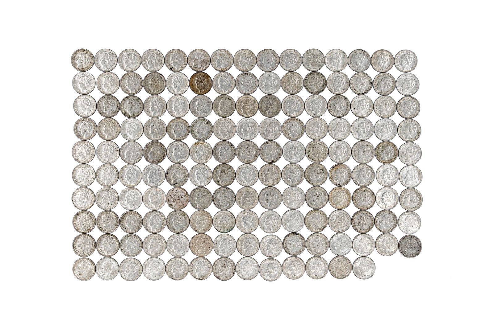 A lot of 148 Dutch silver 10 Cents coins of Wilhelmina, 20th century (1 of 2)