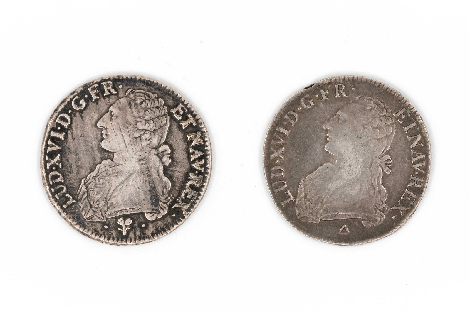 A lot of two French silver écus of Louis XVI, dated 1788 and 1789 (1 of 2)