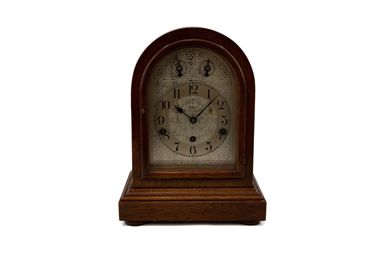 An antique wooden mantel bracket clock (1 of 10)
