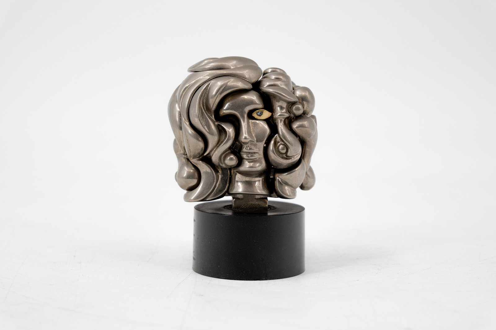 Miguel BERROCAL (1933-2006) "Portrait de Michèle" - 1969. A modernistic chromed metal sculpture (1 of 10)