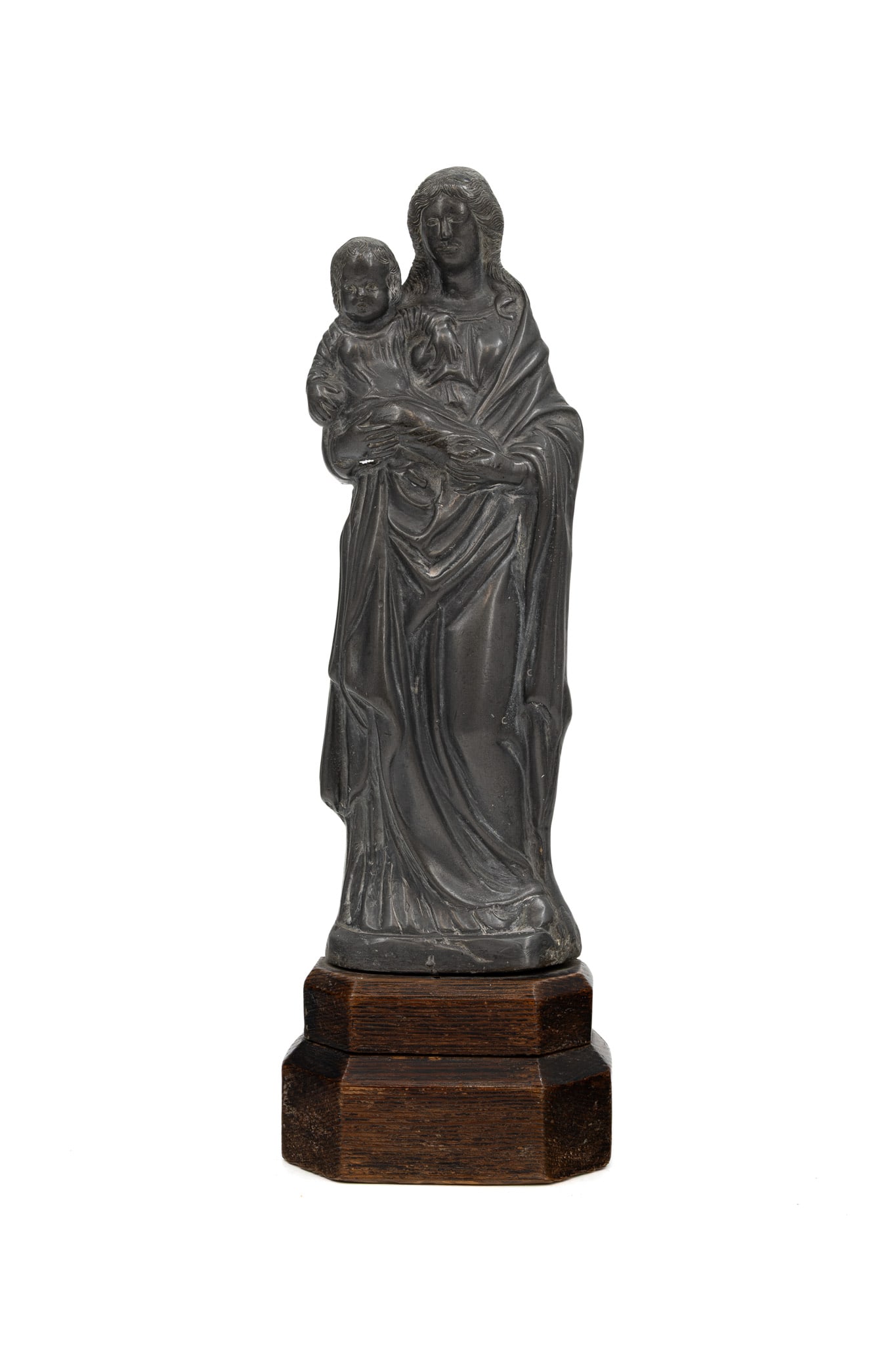 An antique pewter religious figure of Mother and Child: An antique pewter religious figure of Mother and Child. Mounted on a wooden base. 18th century. H: 22 - W: 7 cm, without base
