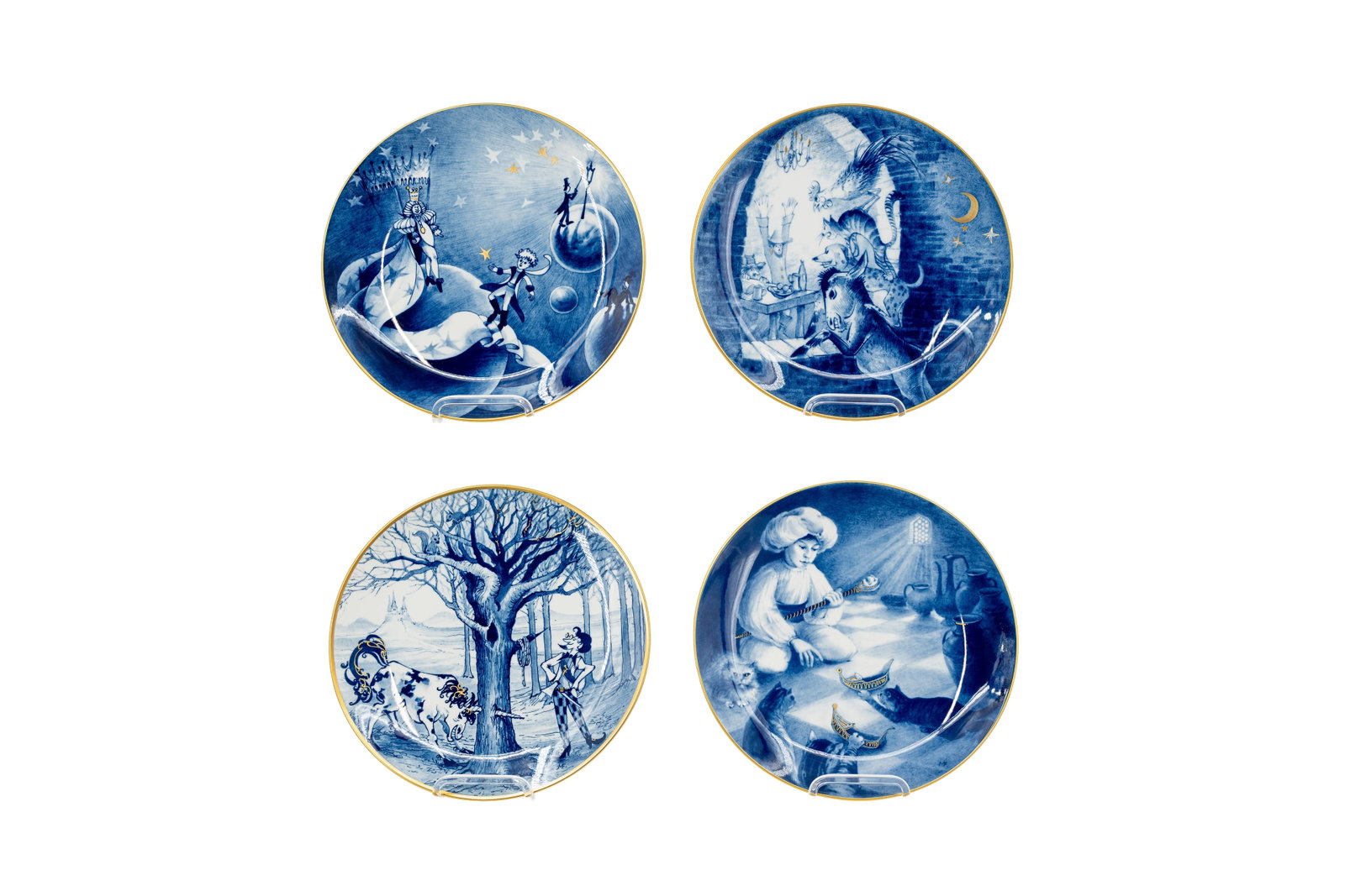 A lot of four German Meissen blue-and-white decorated porcelain plates: A lot of four German Meissen blue-and-white decorated porcelain plates. Blue crossed swords mark, circa 1980-1990s. W: 25,5 cm.
