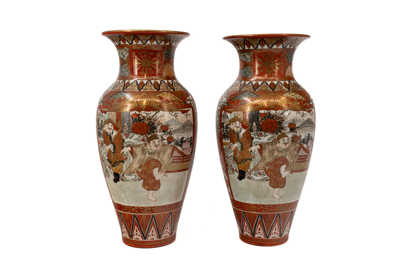A Japanese Kutani pair figural decorated porcelain vases (1 of 11)