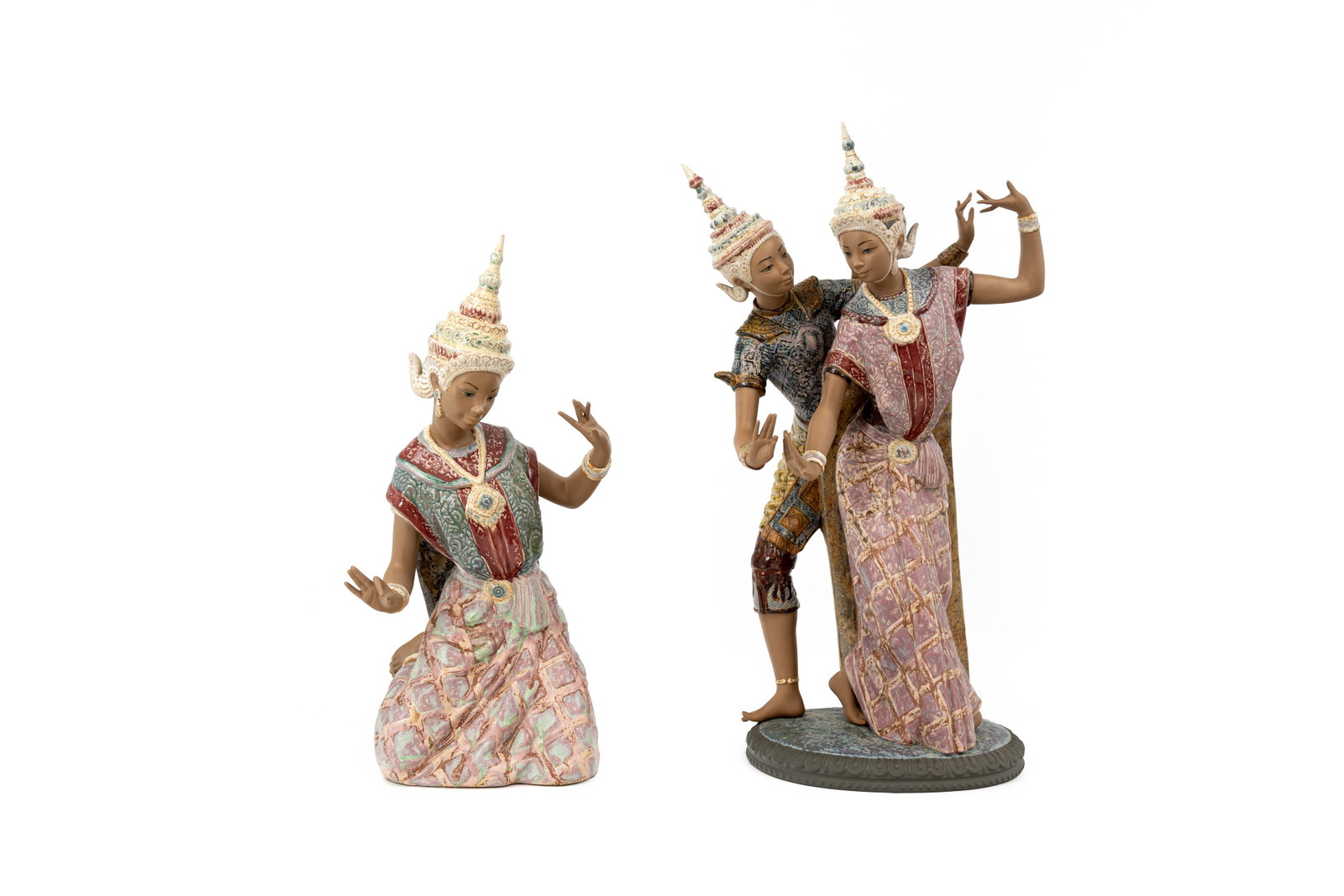 A lot of two large Spanish Lladro porcelain figures representing dancers, "Thailandia" (1 of 13)