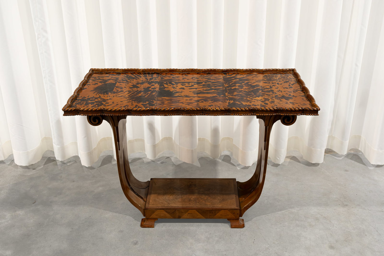 An Art Deco wooden side table with tortoiseshell veneer and marquetry inlay (1 of 8)