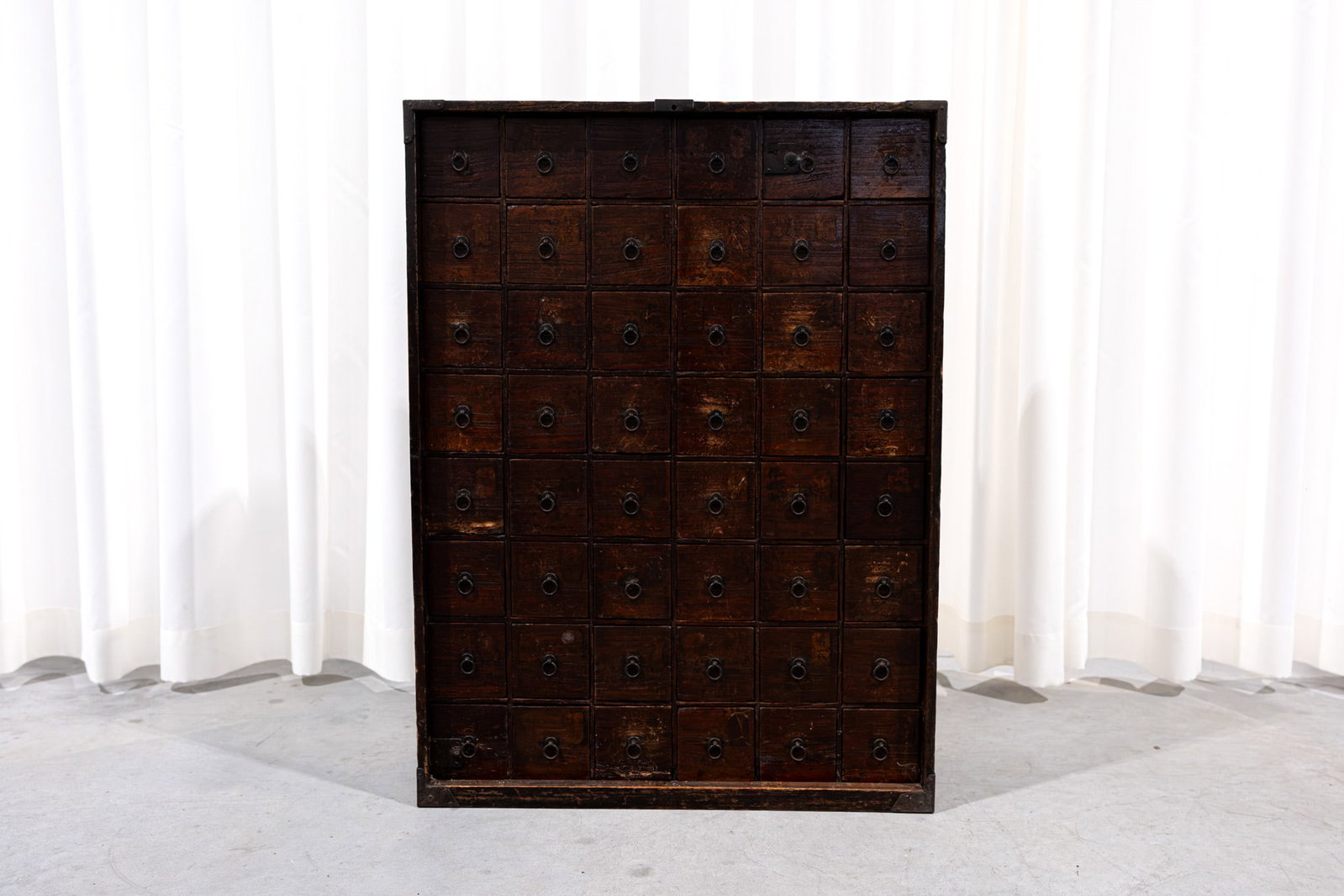 A Chinese apothecary wooden cabinet with multiple drawers (1 of 7)